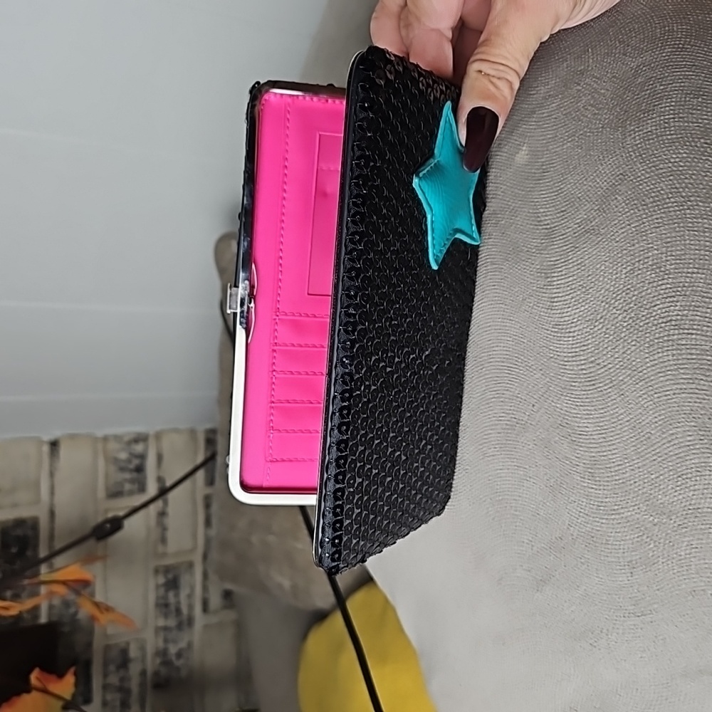 Sequin Wallet - Picture 4 of 4